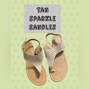Dream Pair
Tan Sandals NEW
Size 8.5